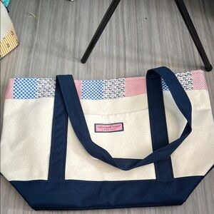 Vineyard Vines Navy and Cream Tote Bag